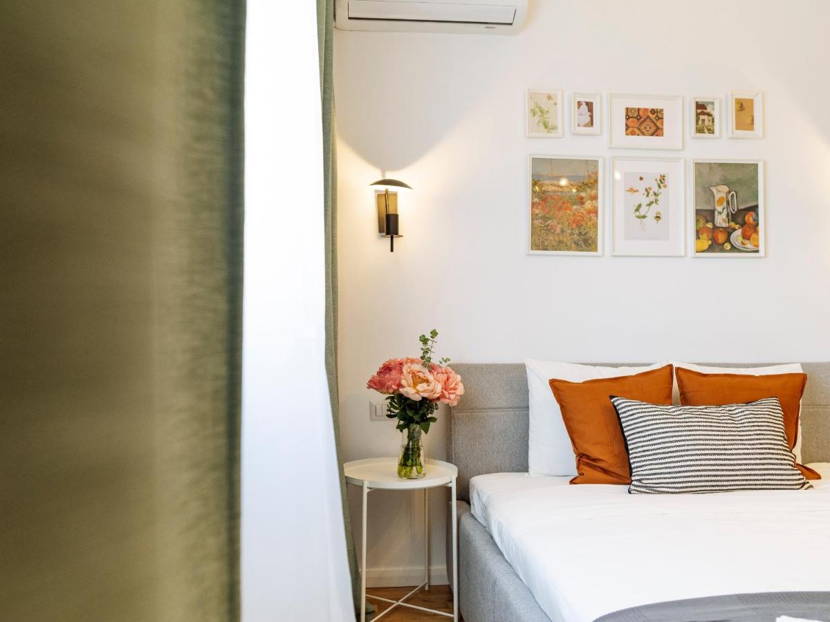 Beautiful Modern Studio - Cismigiu Park - Netflix Bukares Bagian luar foto