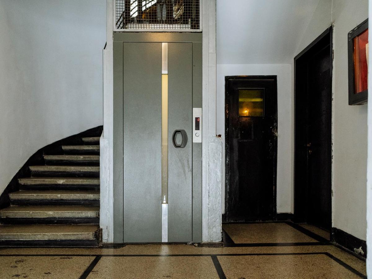 Beautiful Modern Studio - Cismigiu Park - Netflix Bukares Bagian luar foto